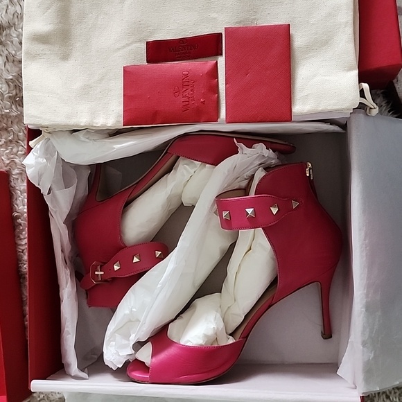 Gorgeous pink Valentino heels - Picture 9 of 9